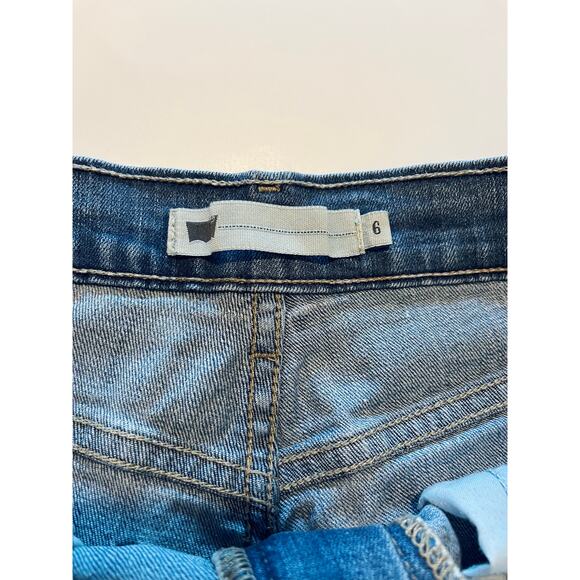 Levi’s Jean shorts - Picture 3 of 7